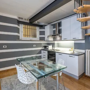 Appartamento De'carbonesi,, Bologna
